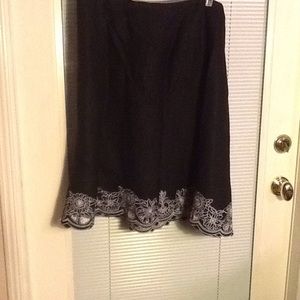 Linen dry clean only embroidered knee length